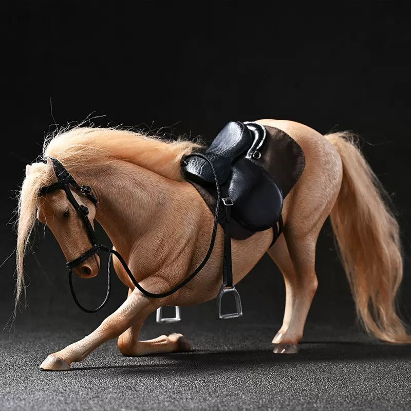 1/12 Scale Hanover Warm Blooded Horse with Detachable Gear