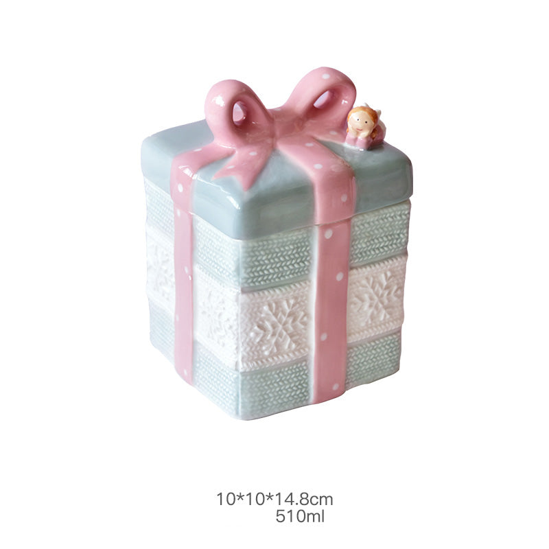 Elegant pet urn featuring a knitted heart pattern, ideal for holding your pet’s ashes. Handcrafted with attention to detail, this urn includes a photo frame for your pet’s picture and a secure lid to preserve the ashes, making it a loving tribute for your furry friend.