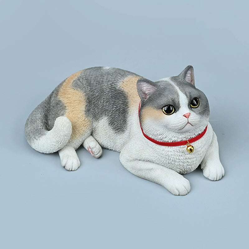Realistic 1/3 British Shorthair Cat Simulation Animal Model featuring a lifelike design with intricate details. The model showcases a British Shorthair in a relaxed pose, highlighting its characteristic short, plush coat and rounded face. Perfect for collectors and cat enthusiasts.