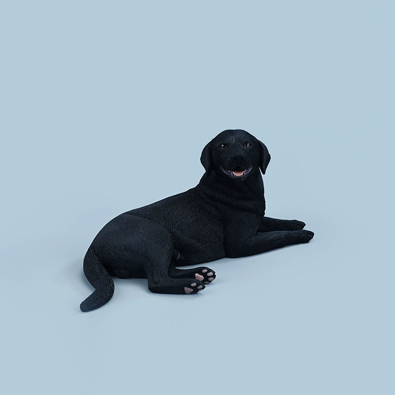 A lifelike Labrador Retriever figurine crafted from resin, showcasing realistic fur texture and a friendly expression, perfect for home decor and as a gift for dog lovers.