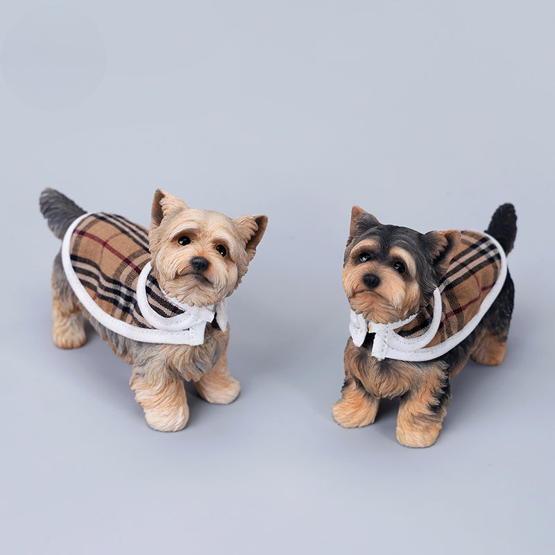 Two highly detailed 1/6 scale Yorkshire dog models dressed in stylish plaid coats. These realistic figurines capture the charming appearance of Yorkshire Terriers, making them perfect for collectors and dog lovers.