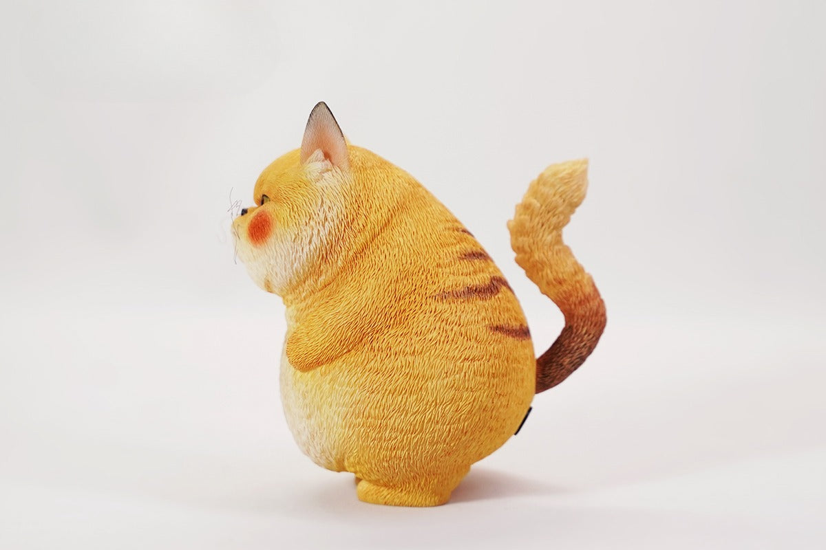 This ElectroCat Charging Station Figurine features a cute cat with a charging pump made from high-quality vinyl. The charging platform adds functionality, allowing the figurine to light up, making it a unique home decor piece and interactive collectible for cat lovers and collectors.