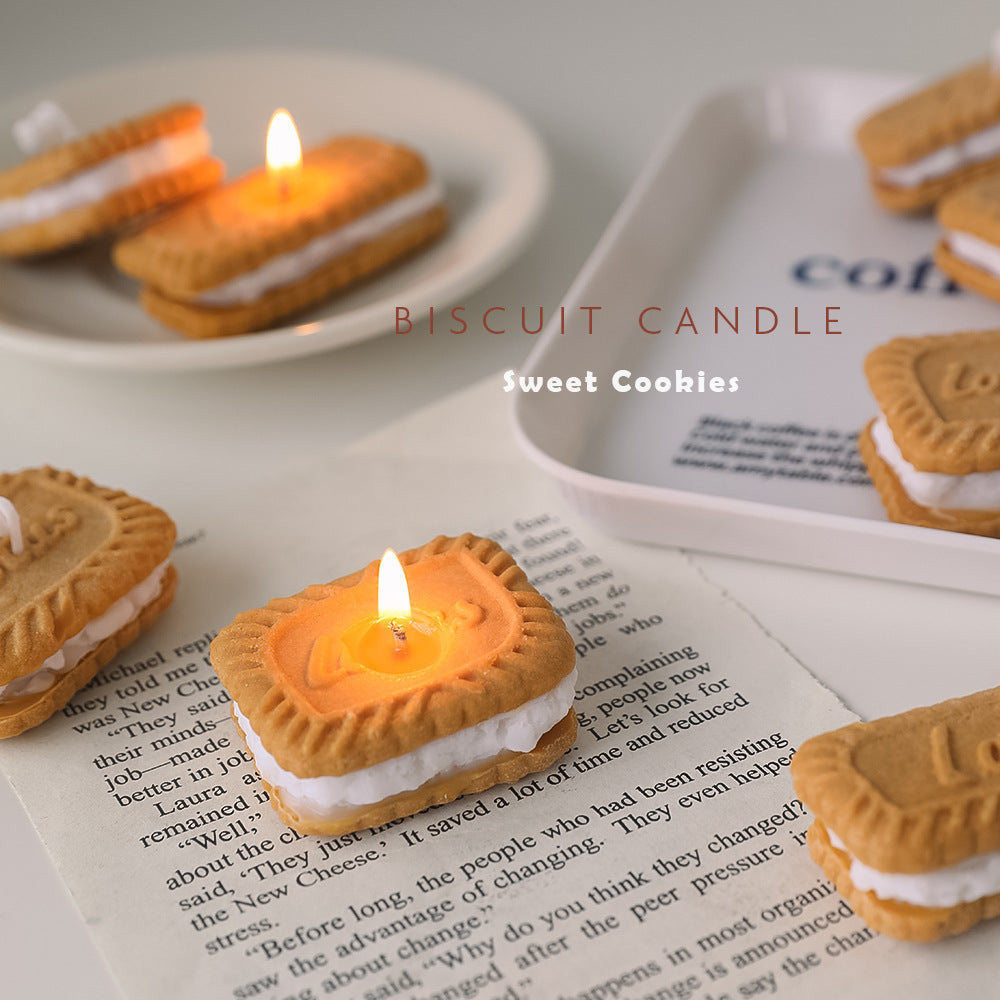 Sandwich biscuits scented candle, handmade creative fragrance candle gift box.