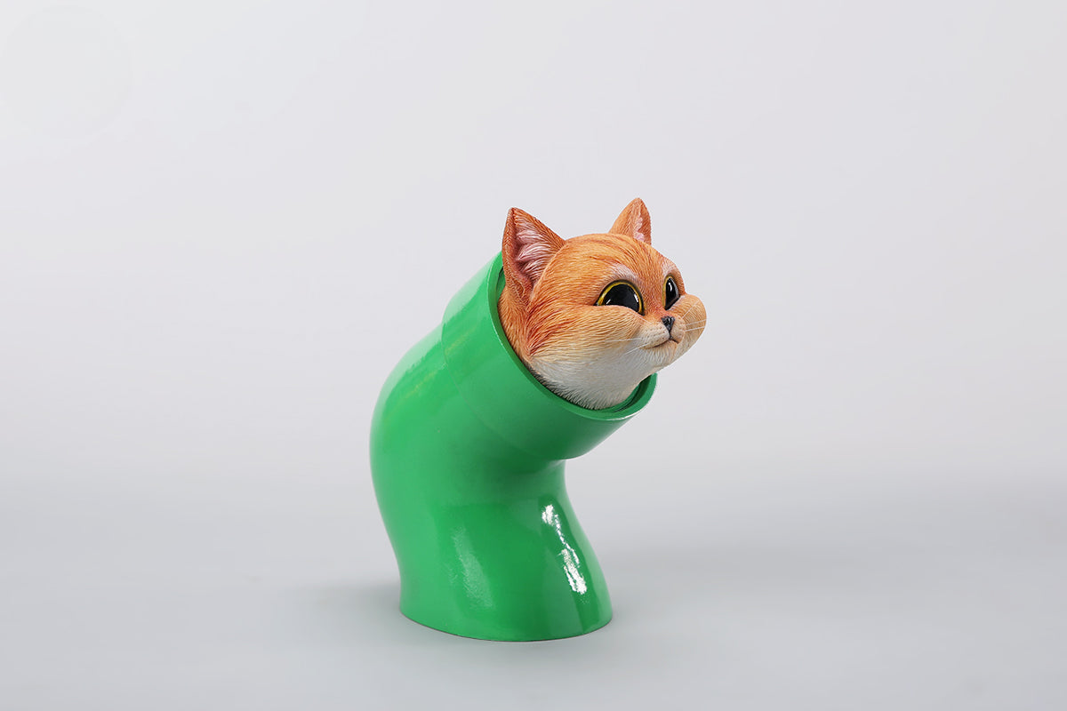 A Bowser Cat figurine with a removable magnetic head and a pipe accessory. The cat has a spiked shell on its back, designed for collectors and fans of unique action figures. The figurine combines feline charm with Bowser's iconic style, making it an ideal collectible piece.