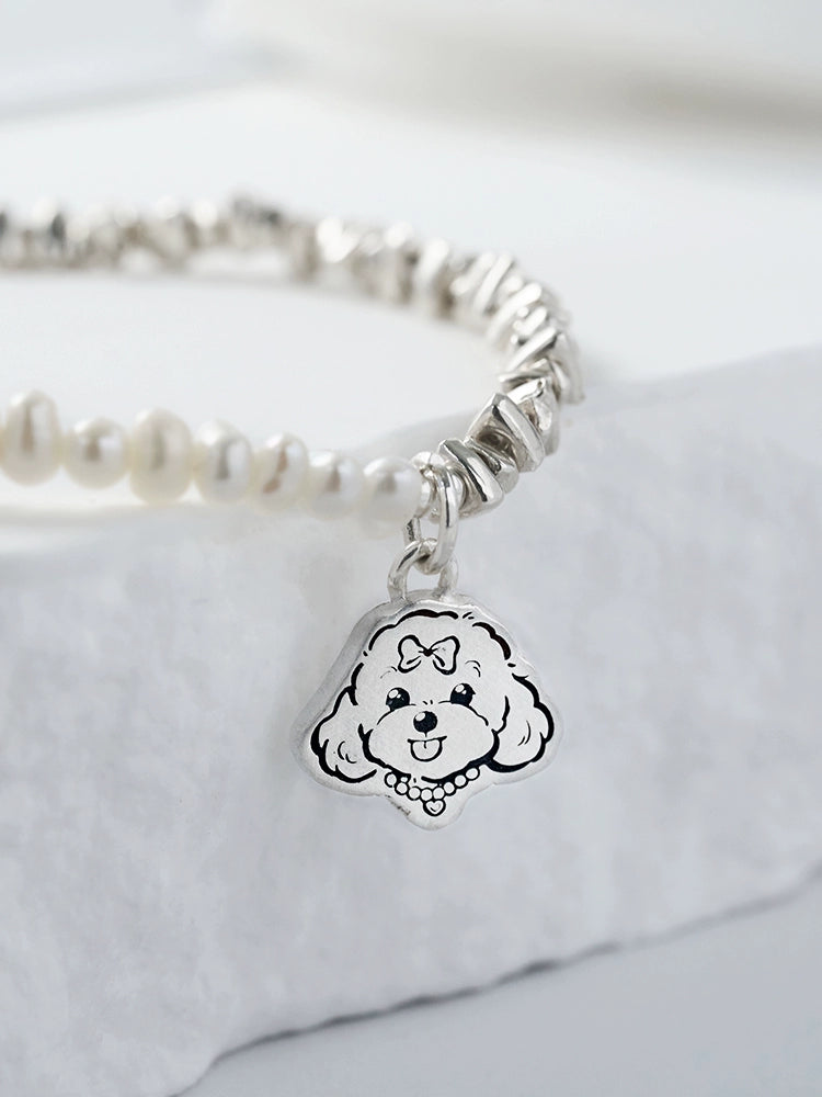 Custom Pet Portrait Bracelet made of S925 silver with detailed charm featuring a pet’s face, adorned with pearls. Handcrafted, personalized jewelry piece ideal for pet lovers, available in various styles. Perfect as a pet memorial or a unique gift.