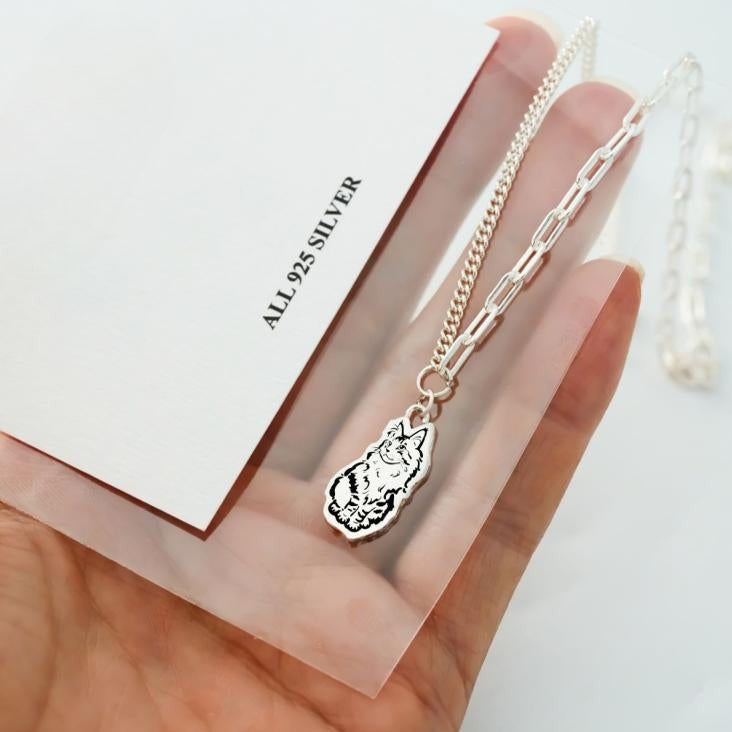 Custom Pet Portrait Necklace made from S925 silver, featuring a detailed charm with a pet’s face or full-body image. Handcrafted and personalized, this necklace is a unique piece of jewelry perfect for pet lovers. Ideal as a memorial keepsake or a thoughtful gift, available in various styles.