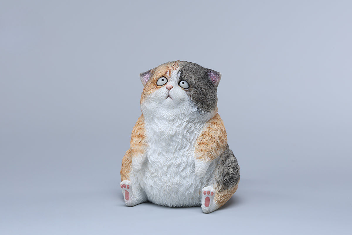 A set of three adorable Dazed Cat Model Ornaments featuring lifelike details and a cute, dazed expression. The models come in three colors: calico, gray, and orange. Each cat is depicted in a seated position, showcasing intricate fur textures and expressive eyes. Perfect for cat lovers and collectors.