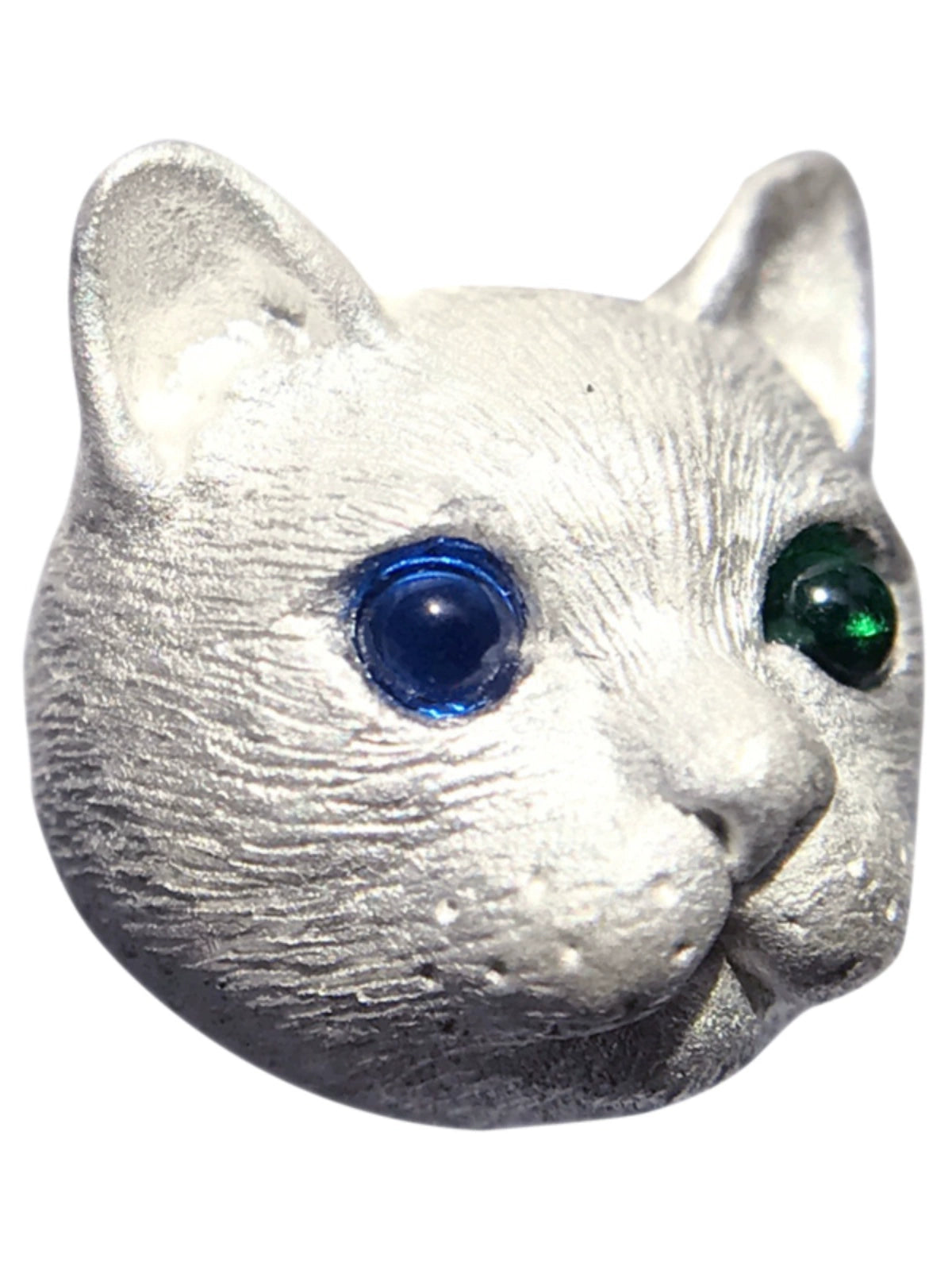 Hand-carved cat bead made from pure 925 silver, featuring customizable gemstone eyes in various colors such as blue, red, green, and black. Available in silver and antique black finishes, this unique jewelry piece serves as a personalized pet memorial with custom engraving options.