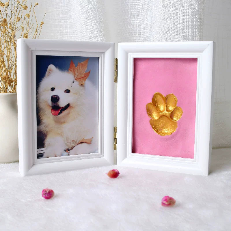  Custom Pet Paw Print Photo Frame featuring a personalized pet photo and golden paw print, made from high-quality pine wood. A beautiful keepsake to honor and remember beloved pets, extending the connection between pet and owner, and perfect as a memorial tribute or thoughtful pet lover gift.