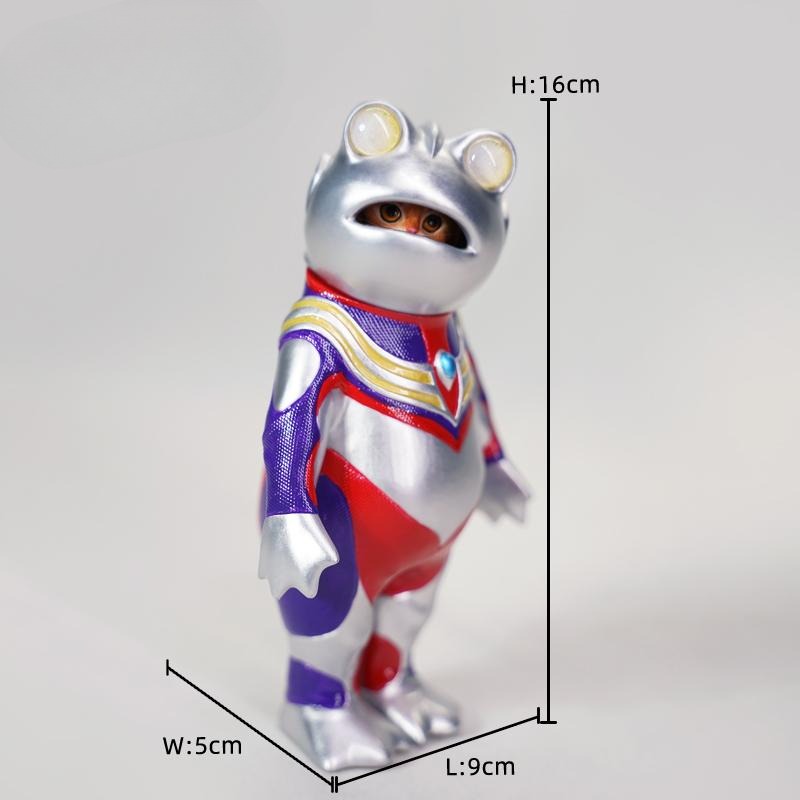 This Ultrafrog action figure features a frog body with a removable cat head sculpture, made of durable vinyl. The figure measures 9 x 5 x 16 cm and includes a magnetic headpiece that can rotate, making it a fun and customizable collectible for fans of unique hybrid figures, superheroes, and creative designs.