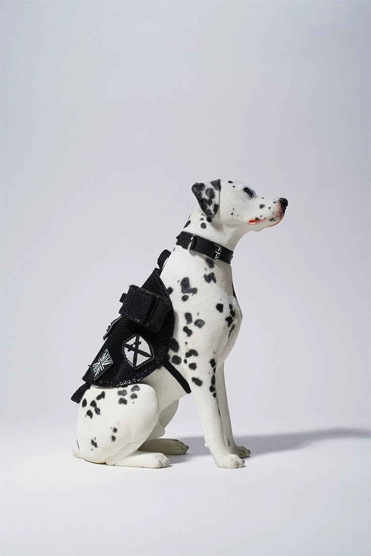 1/6 scale Dalmatian dog simulation model with realistic features, including a detachable head, accessories, and a small pup figure.